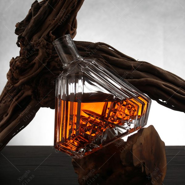 Factory Direct Hot Sales 750 Ml Empty Square Glass Bottles For Rum Liquor